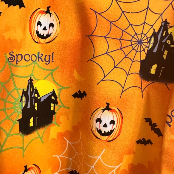 Halloween Scrubs Top - Picture 4 of 5